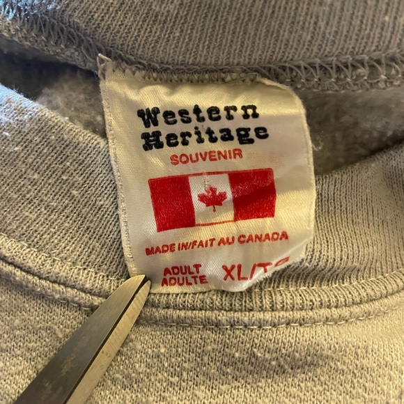 Vintage Calgary crewneck - Picture 4 of 4